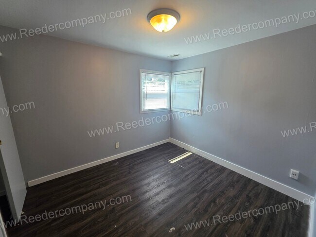 Building Photo - 7736 Beech Ave