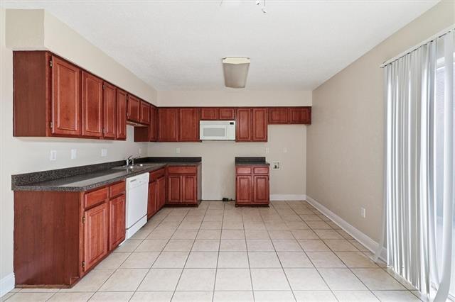 Building Photo - 1729 Newport Pl