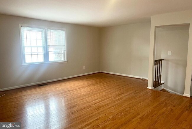 Building Photo - 7353 Crestleigh Cir