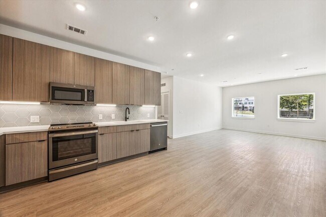 Building Photo - 4802 N Congress Ave