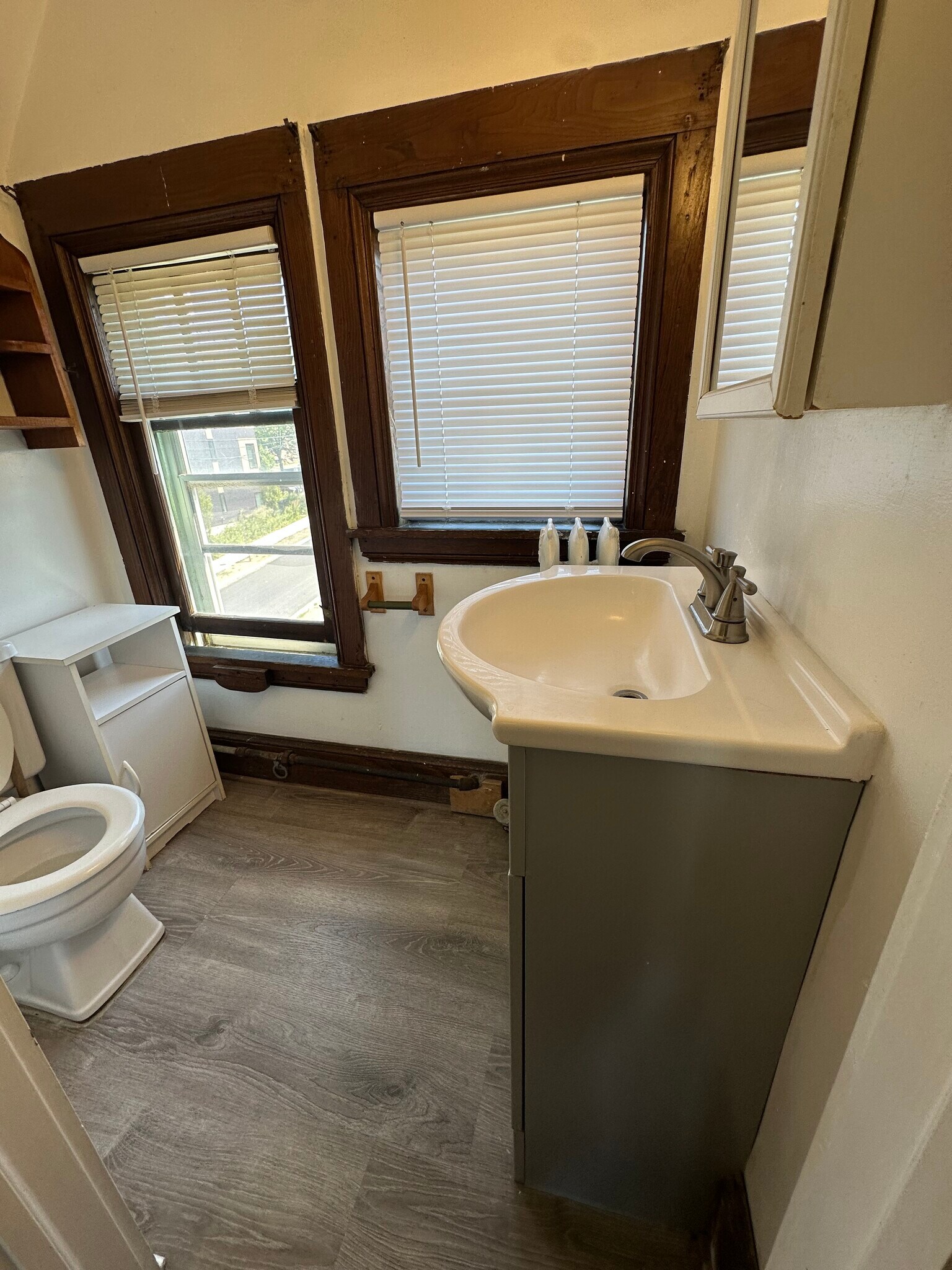 Building Photo - 105-1 Bool St