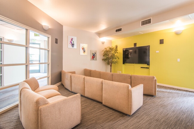 Building Photo - 3 Bayside Village Pl