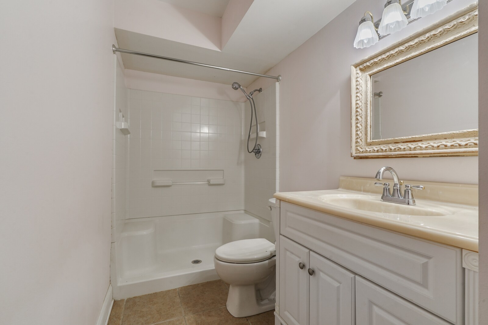 Building Photo - 6401 Center St