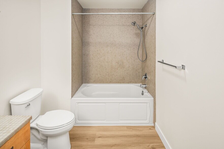 Building Photo - 1150 J St