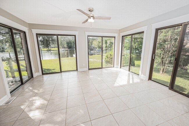 Building Photo - 5722 Gondolier Dr