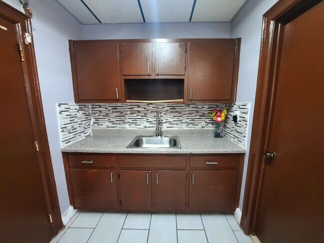 Building Photo - 149 W 10th St