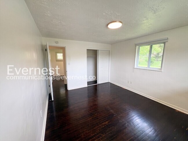 Building Photo - 638 Garden City Dr