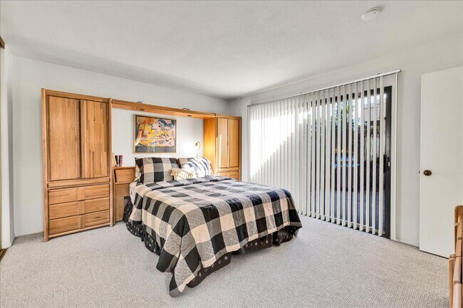 Building Photo - 6735 Harwood Cir