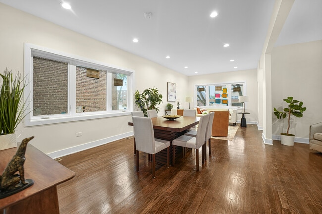 Building Photo - 2541 N 76th Ave