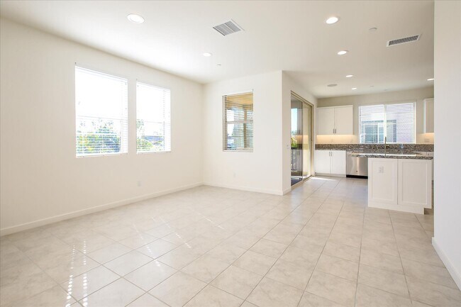 Building Photo - 28 Hideaway Loop