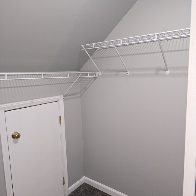 4th bedroom closet - 4007 Longbow Ct