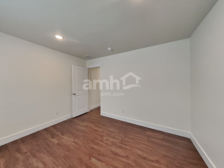 Building Photo - 7730 Brenden St SW