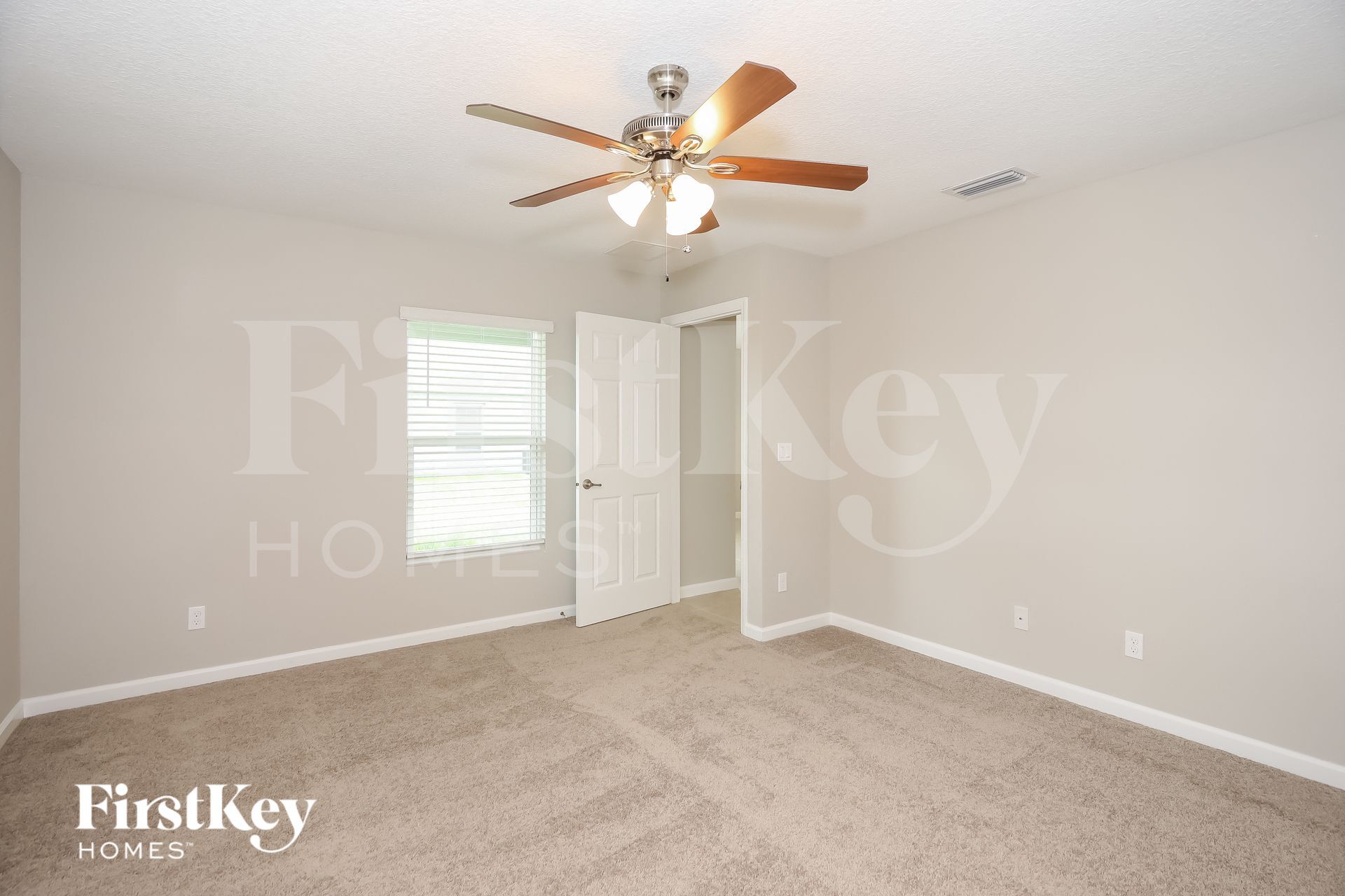 Building Photo - 843 SW Andrew Rd