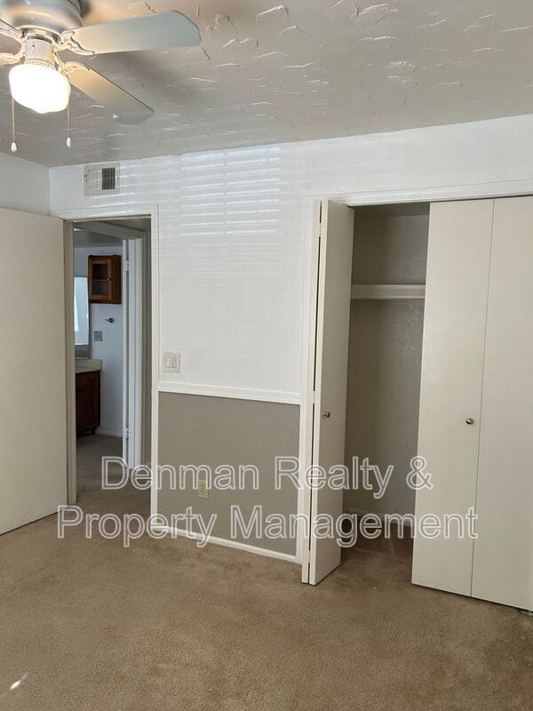 Building Photo - 533 W Guadalupe Rd