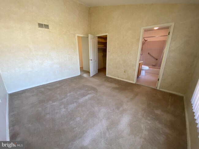 Building Photo - 6603 Colonial Ct