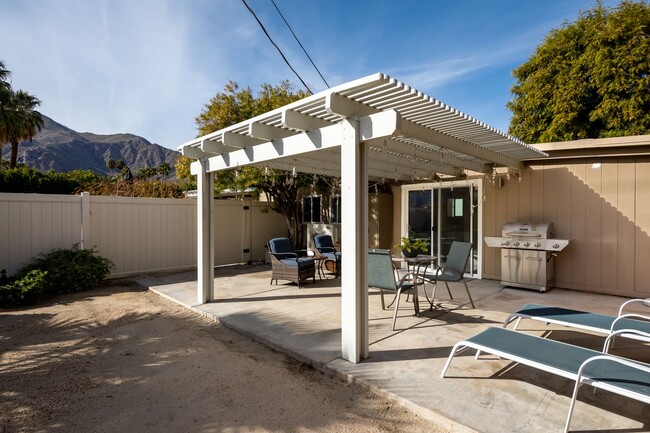 Building Photo - Movie Colony Oasis - Peaceful, Walk to Downtown (Monthly Only - No Long Term)