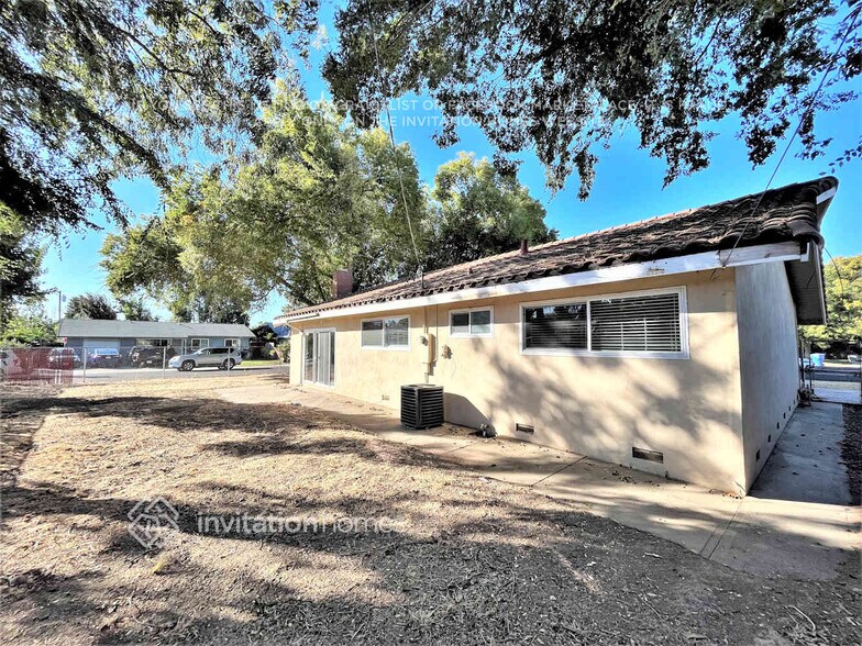 Building Photo - 640 W El Camino Ave