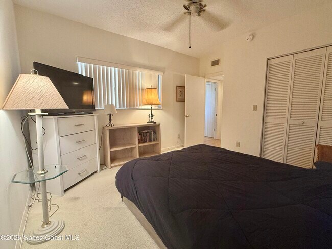 Building Photo - 6175 S Mirror Lake Dr