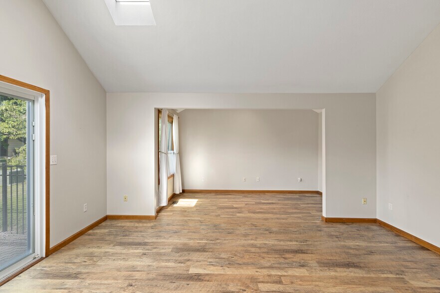 Building Photo - 3442 Berkdale Dr