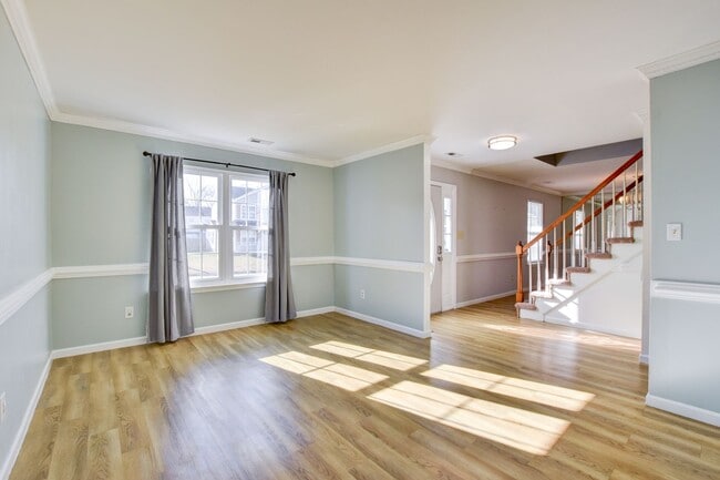 Building Photo - 214 Jouster Way