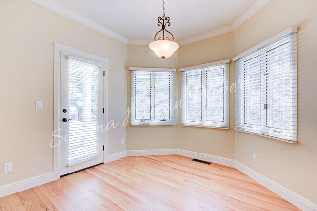 Building Photo - 4626 Bennett View Dr