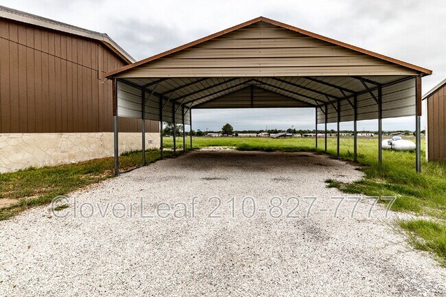 Building Photo - 413 Co Rd 6812