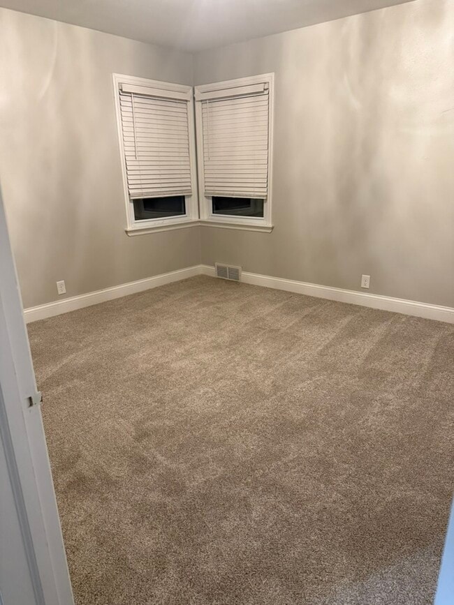 Building Photo - 4202 N Devon Ln