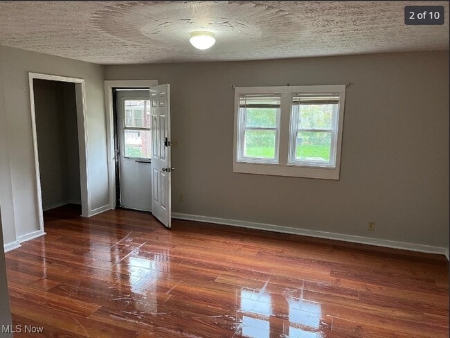 Building Photo - 851 Forrest Dr