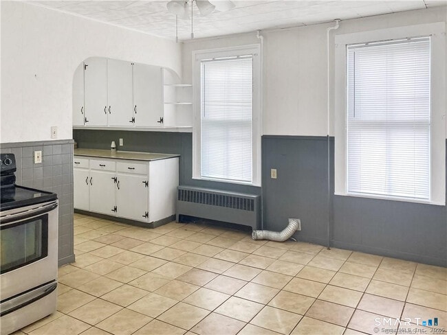 Building Photo - 10 Wall St