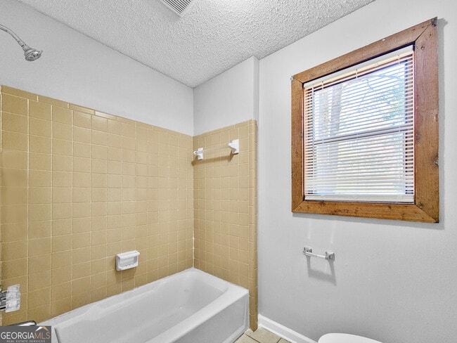 Building Photo - 1552 Golf Link Dr