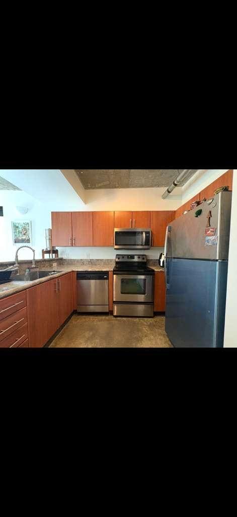 Building Photo - 455 NE 25th St