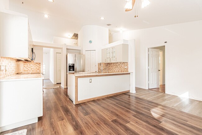 Building Photo - 5-Bed Home With Private Heated Pool & Large Yard - Pet Friendly!