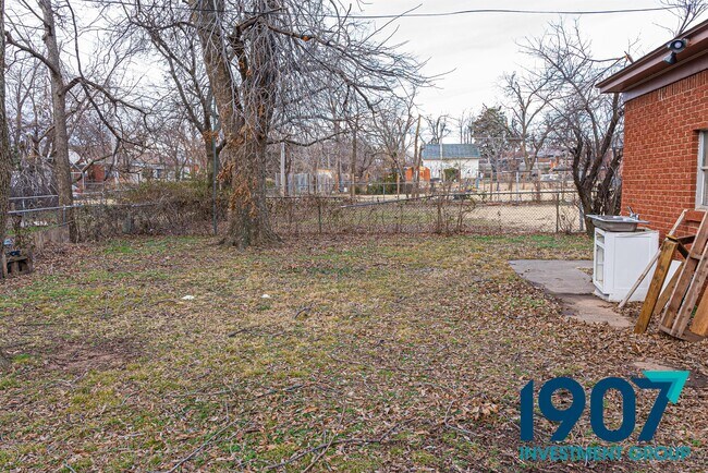 Building Photo - 700 NW 89th St