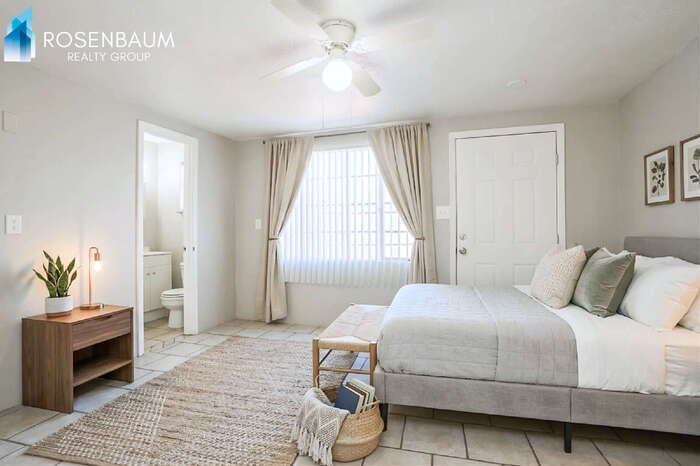 Building Photo - 302 W Flores St