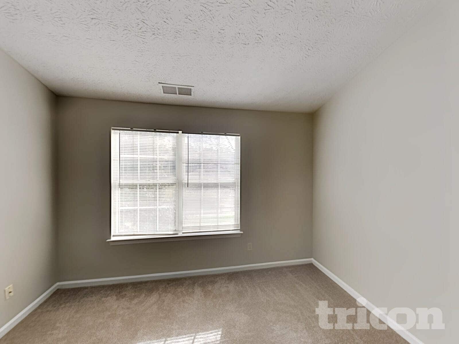 Building Photo - 936 Edgewood Ln