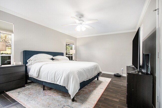 Building Photo - 1880 White Oak Dr