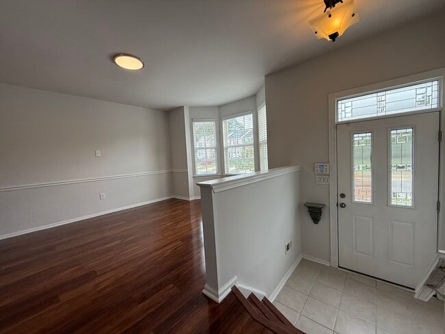 Building Photo - 107 Stoneshire Dr
