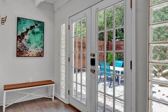 Building Photo - 211 Lessin Ln