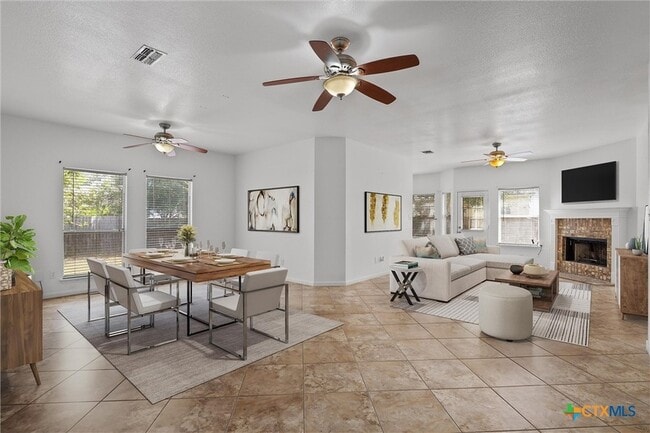 Building Photo - 204 Mallard Cove