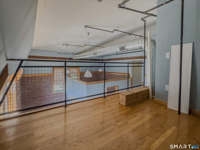 Building Photo - 325 Myrtle Ave