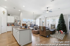 Building Photo - 123 Escondido