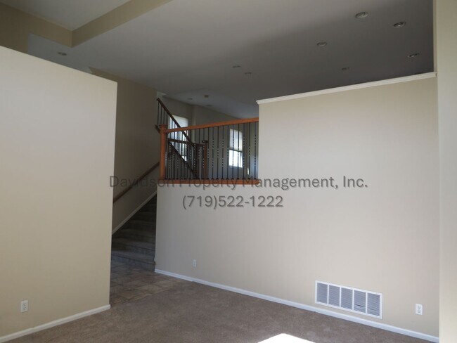 Building Photo - Charming 3 Bedroom Townhouse in South Colo...