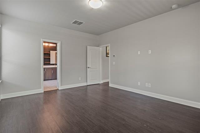 Building Photo - 1017 Chatsworth Dr