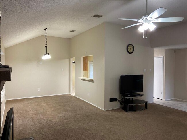 Building Photo - 7514 Beverly Dr