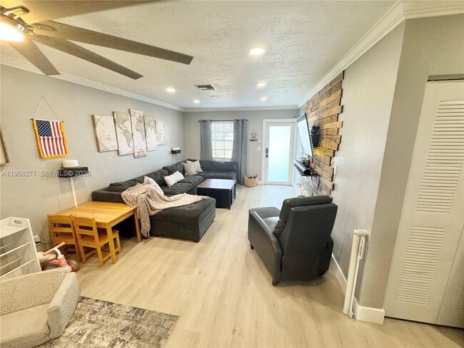 Building Photo - 14849 SW 114th Ct