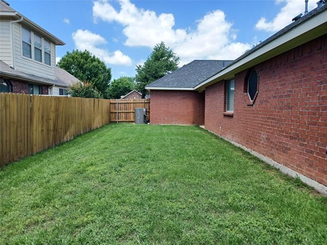 Building Photo - 664 Vickie St