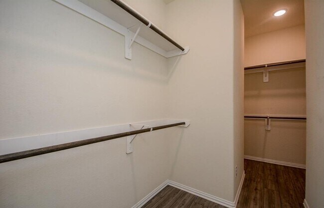 Building Photo - 29880 Dovetail Blf Ln