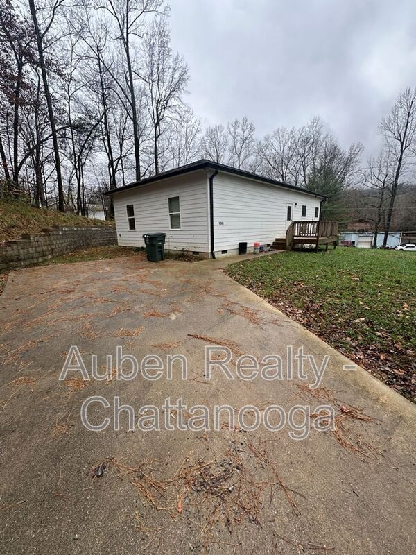 Building Photo - 1242 Browns Ferry Rd