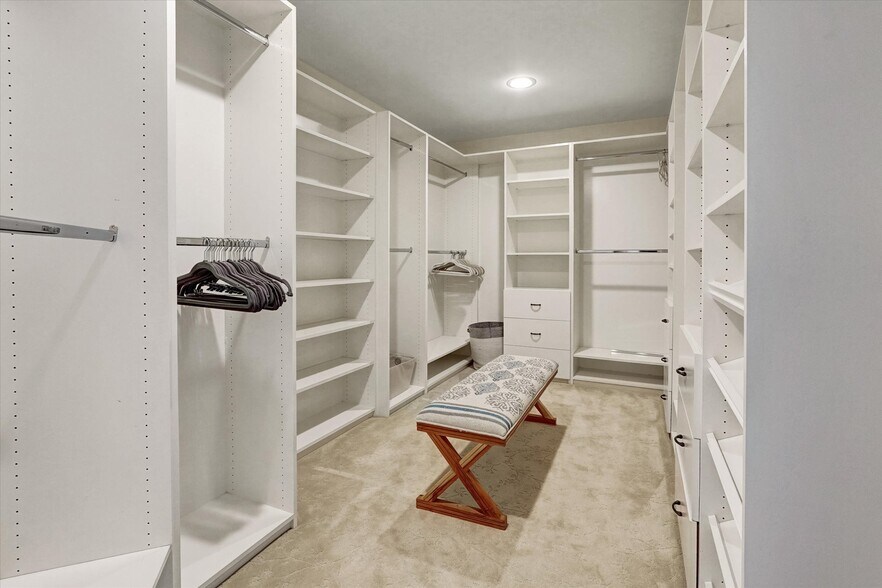 Building Photo - 4751 Topeka Dr