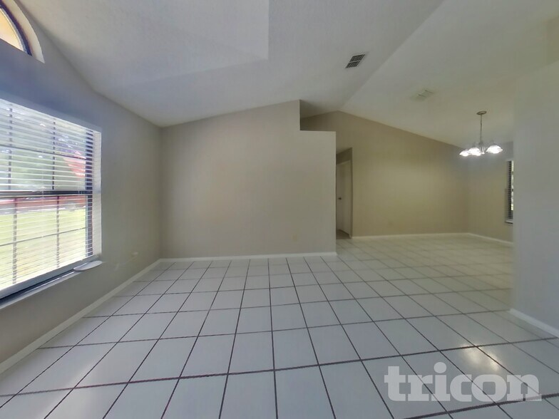 Building Photo - 4739 Harpers Ferry Ln